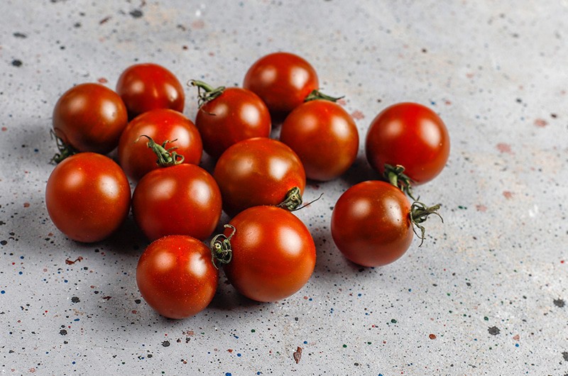 มะเขือเทศสีดำ (Black Cherry Tomato)