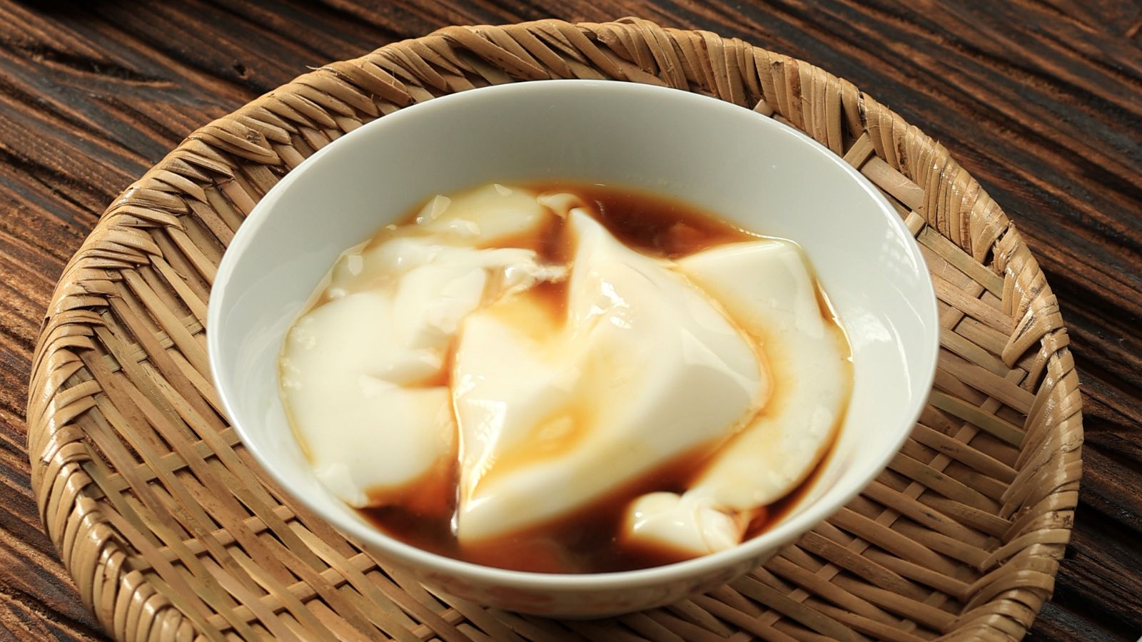 豆花 (Dou Hua) เต้าฮวยโรยพริกและซอสซีอิ๊ว