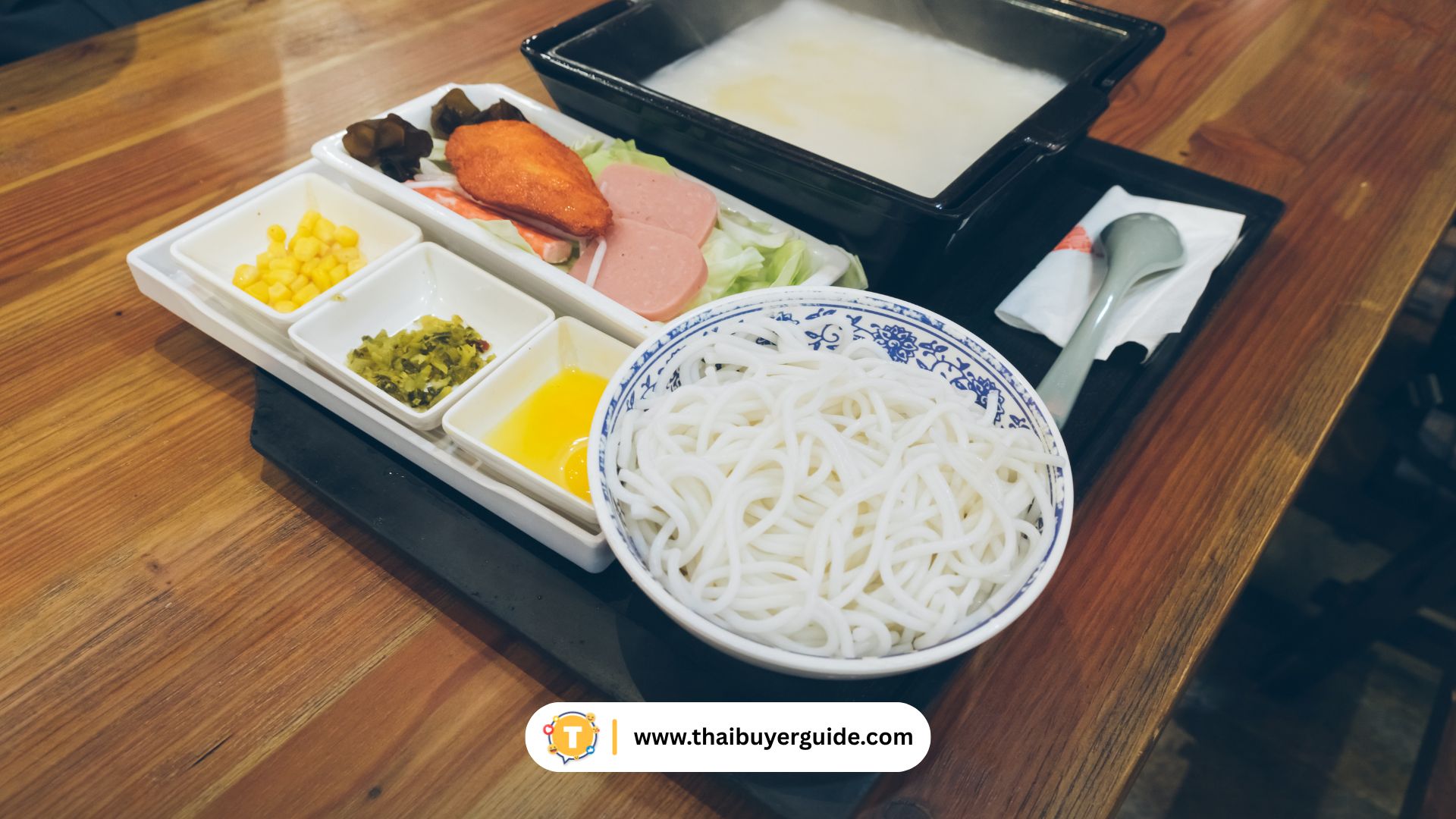 ขนมจีนข้ามสะพาน (Crossing-the-Bridge Rice Noodles / 过桥米线)