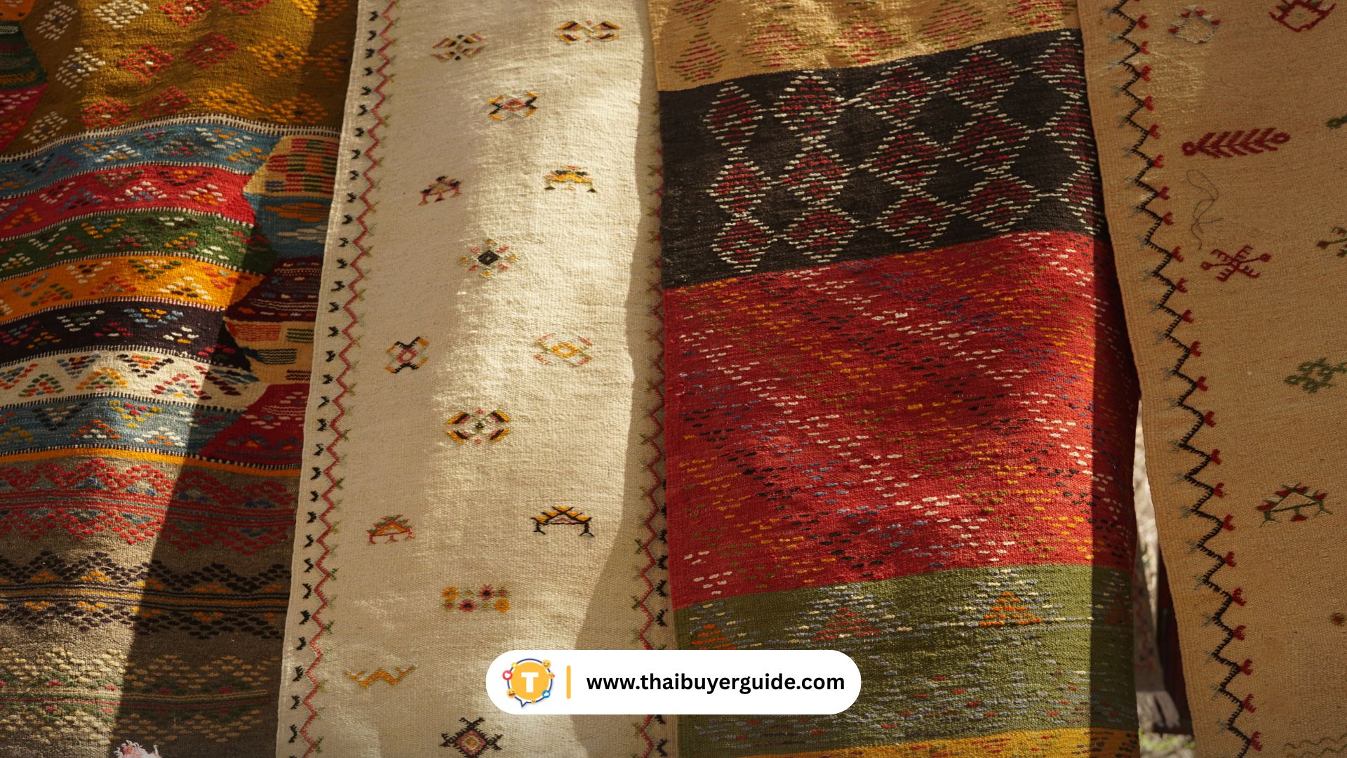 พรมและผ้าทอมือแบบดั้งเดิม