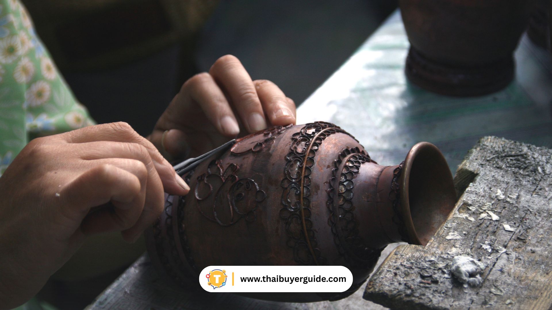 พัดจีนและกระเบื้องเคลือบ Cloisonné (景泰蓝)