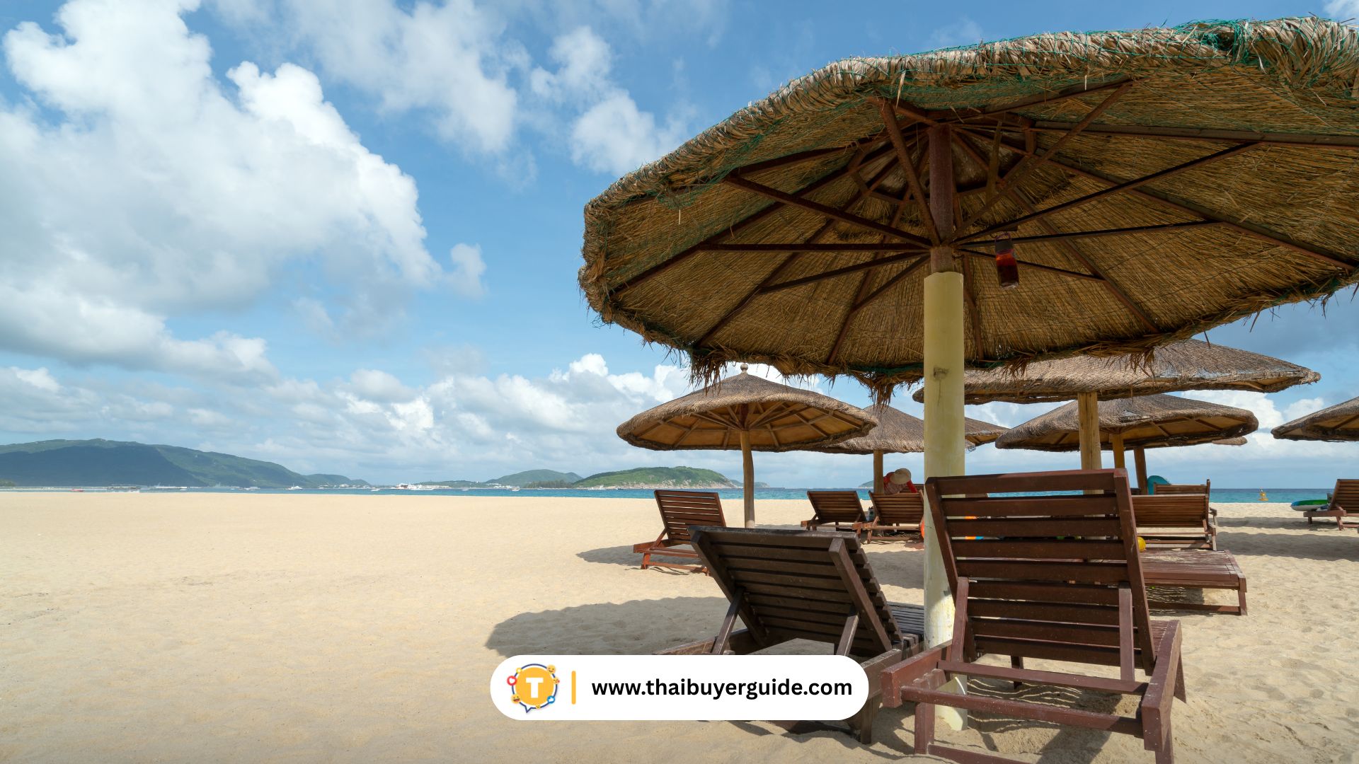 Dadonghai Beach (หาดต้าตงไห่)